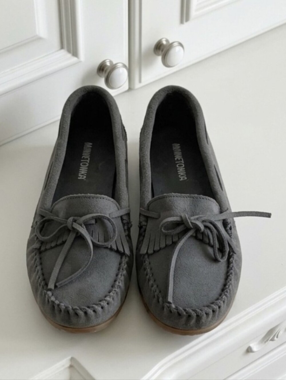 Minnetonka Grey Suede Slipper Size 10